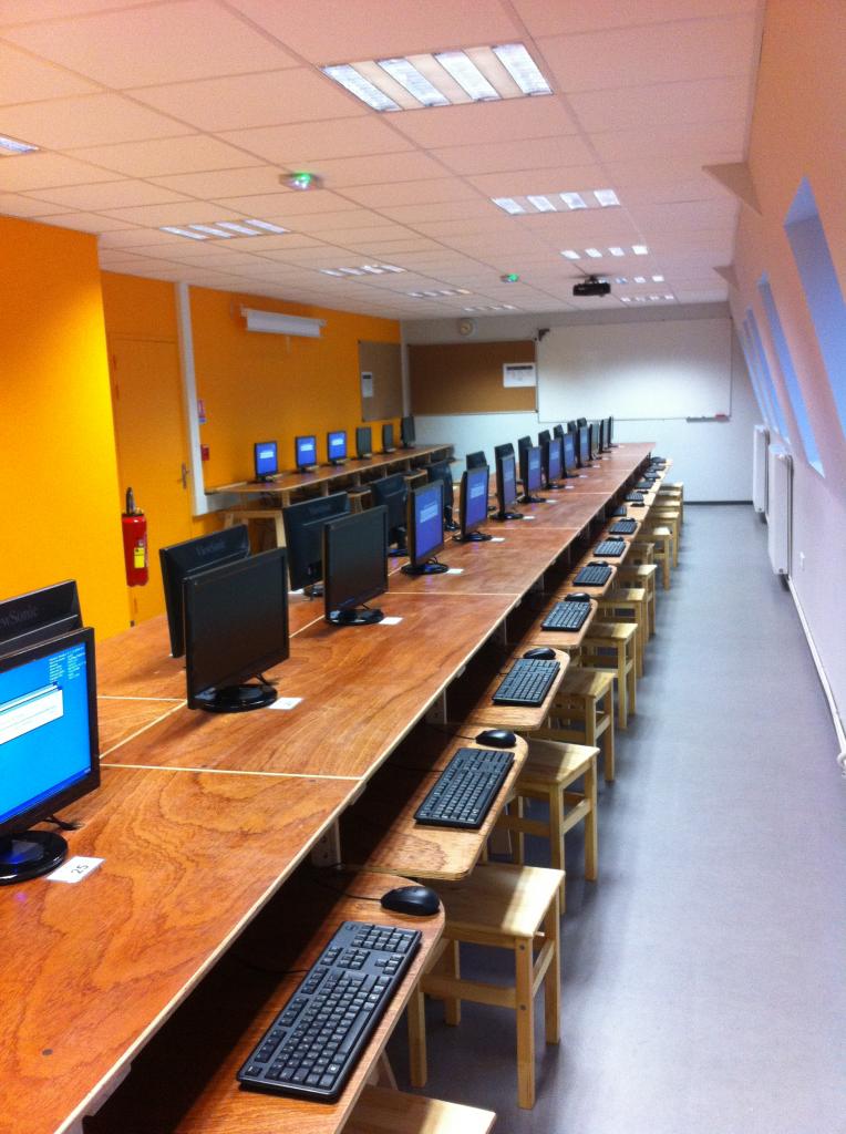 Salle informatique (2)